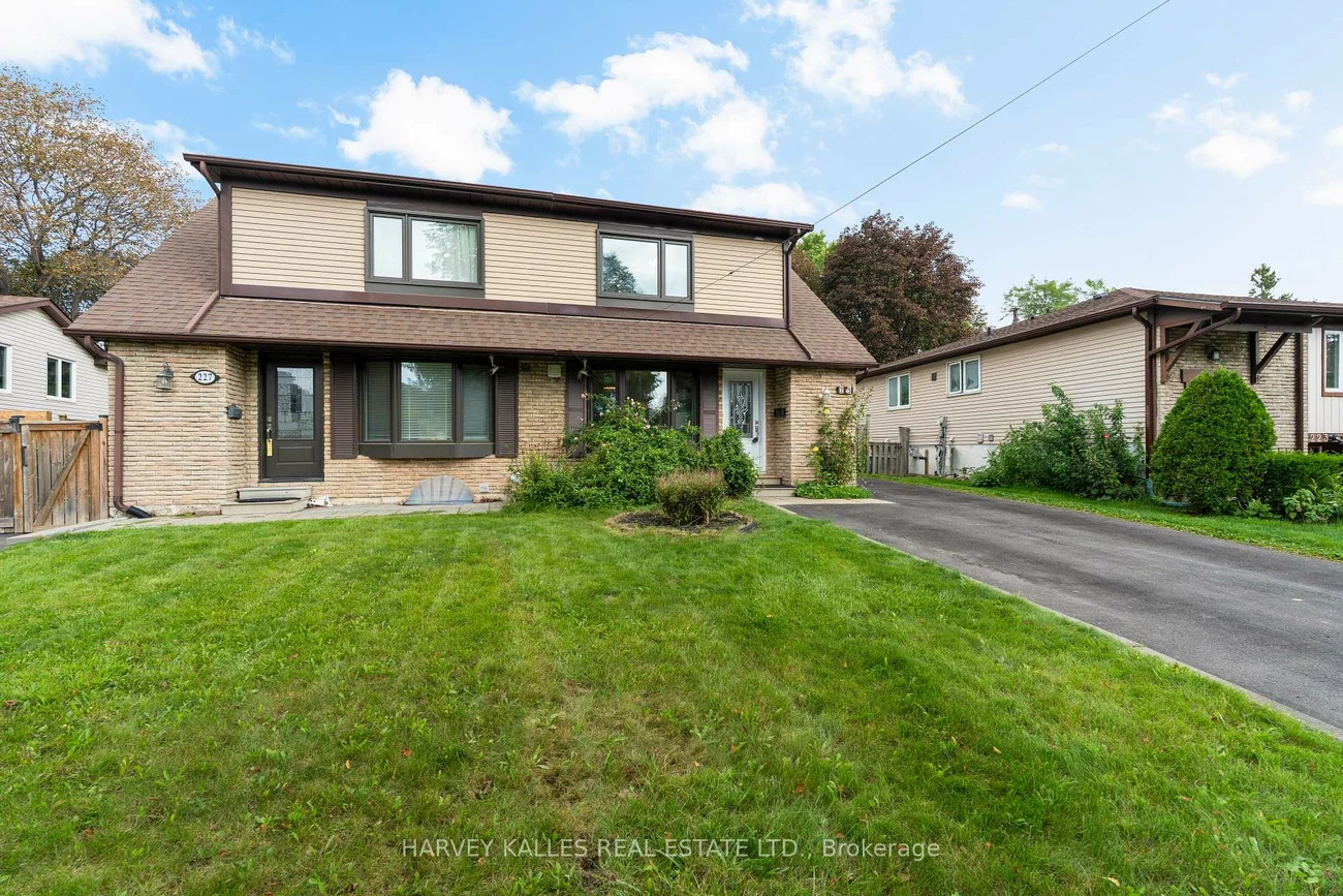 225, Hollyberry, Hillcrest Village, Toronto