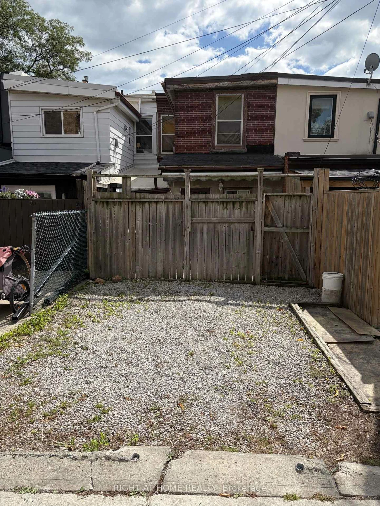 60, Foxley, Trinity-Bellwoods, Toronto