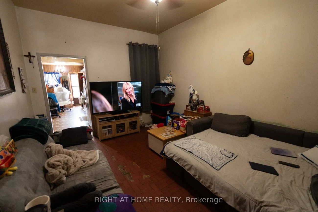 60, Foxley, Trinity-Bellwoods, Toronto