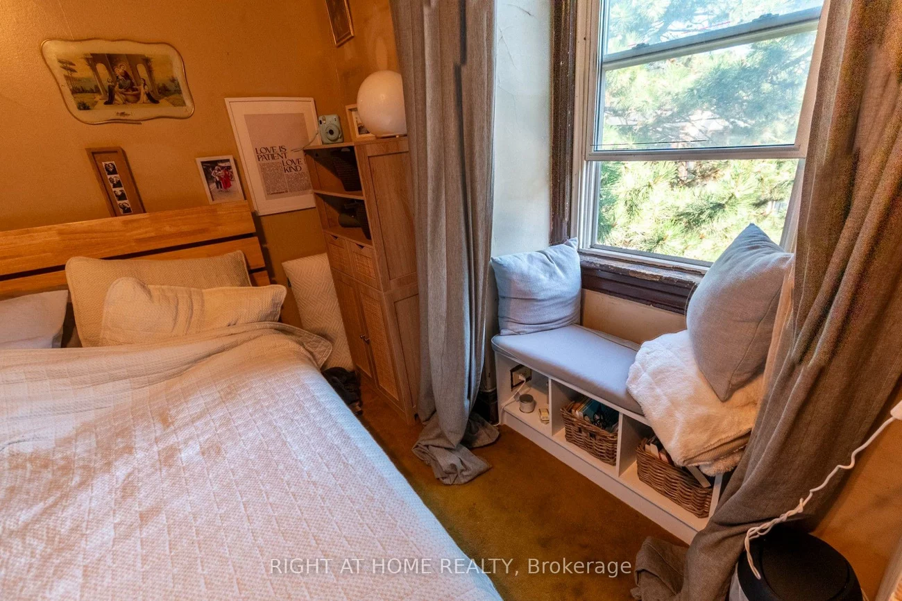 60, Foxley, Trinity-Bellwoods, Toronto