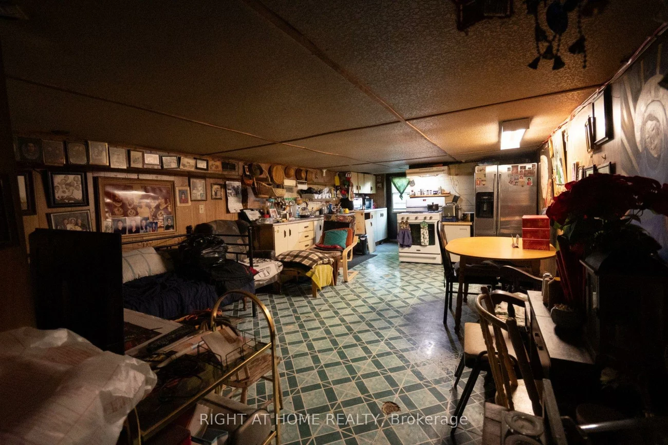 60, Foxley, Trinity-Bellwoods, Toronto