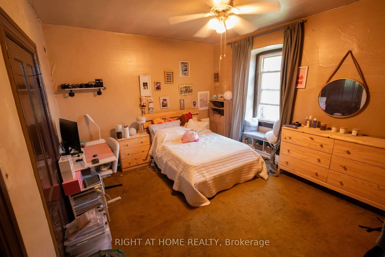 60, Foxley, Trinity-Bellwoods, Toronto