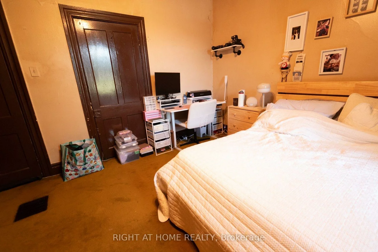 60, Foxley, Trinity-Bellwoods, Toronto