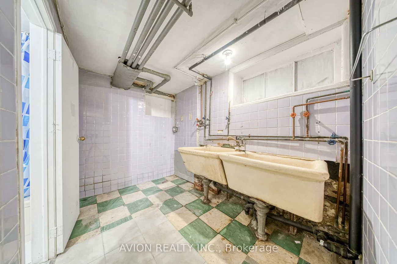 54, Ryerson, Kensington-Chinatown, Toronto