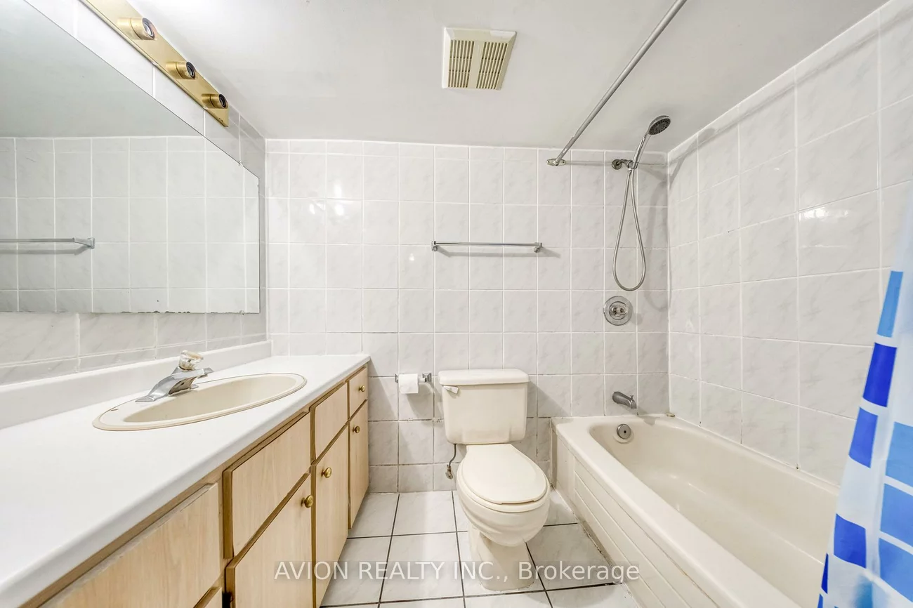 54, Ryerson, Kensington-Chinatown, Toronto