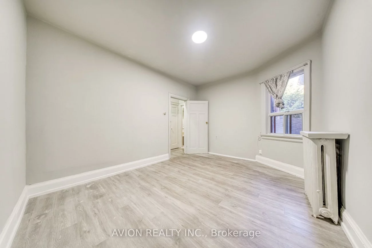 54, Ryerson, Kensington-Chinatown, Toronto