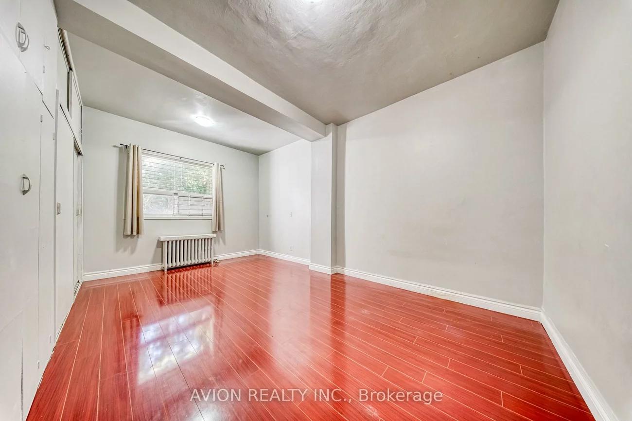 54, Ryerson, Kensington-Chinatown, Toronto