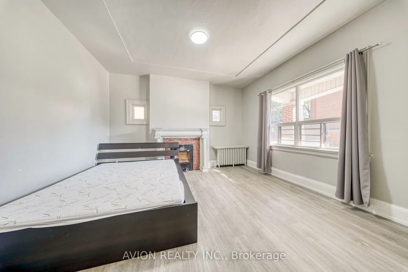 54, Ryerson, Kensington-Chinatown, Toronto
