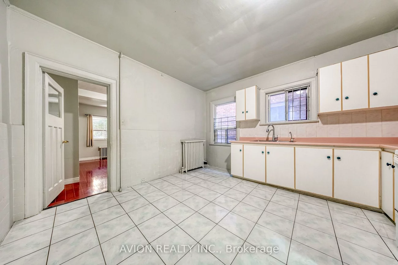 54, Ryerson, Kensington-Chinatown, Toronto