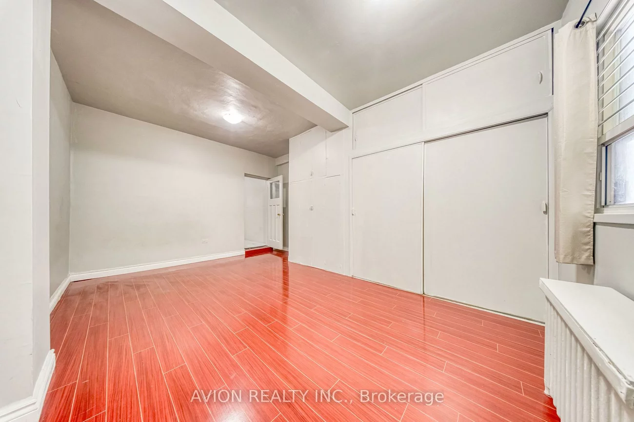 54, Ryerson, Kensington-Chinatown, Toronto