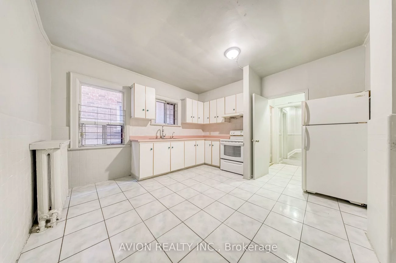 54, Ryerson, Kensington-Chinatown, Toronto
