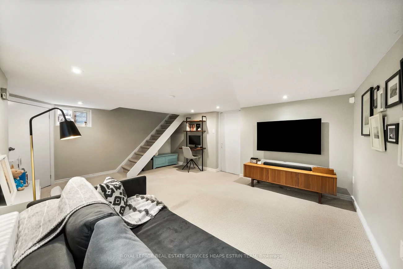 292, Broadway, Mount Pleasant East, Toronto