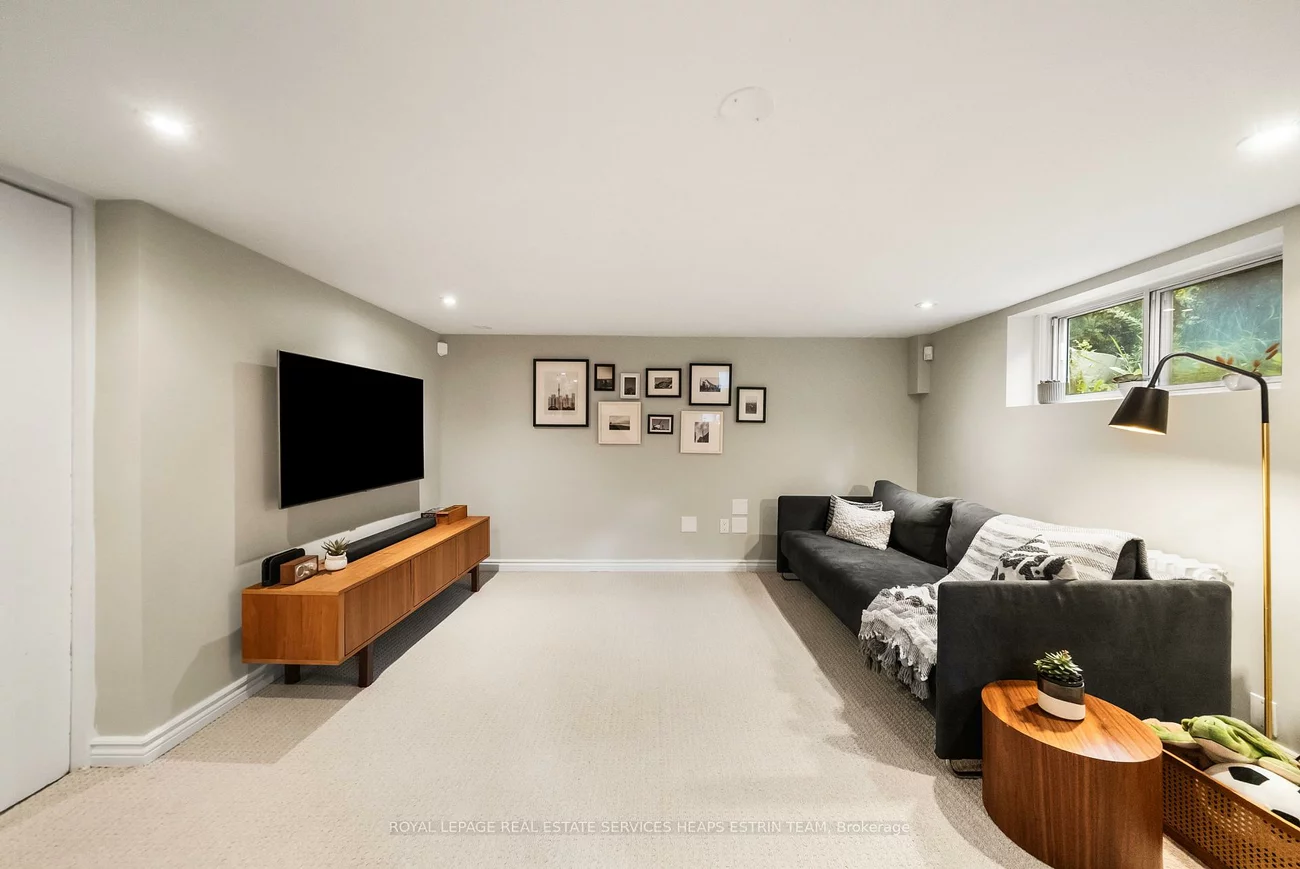 292, Broadway, Mount Pleasant East, Toronto