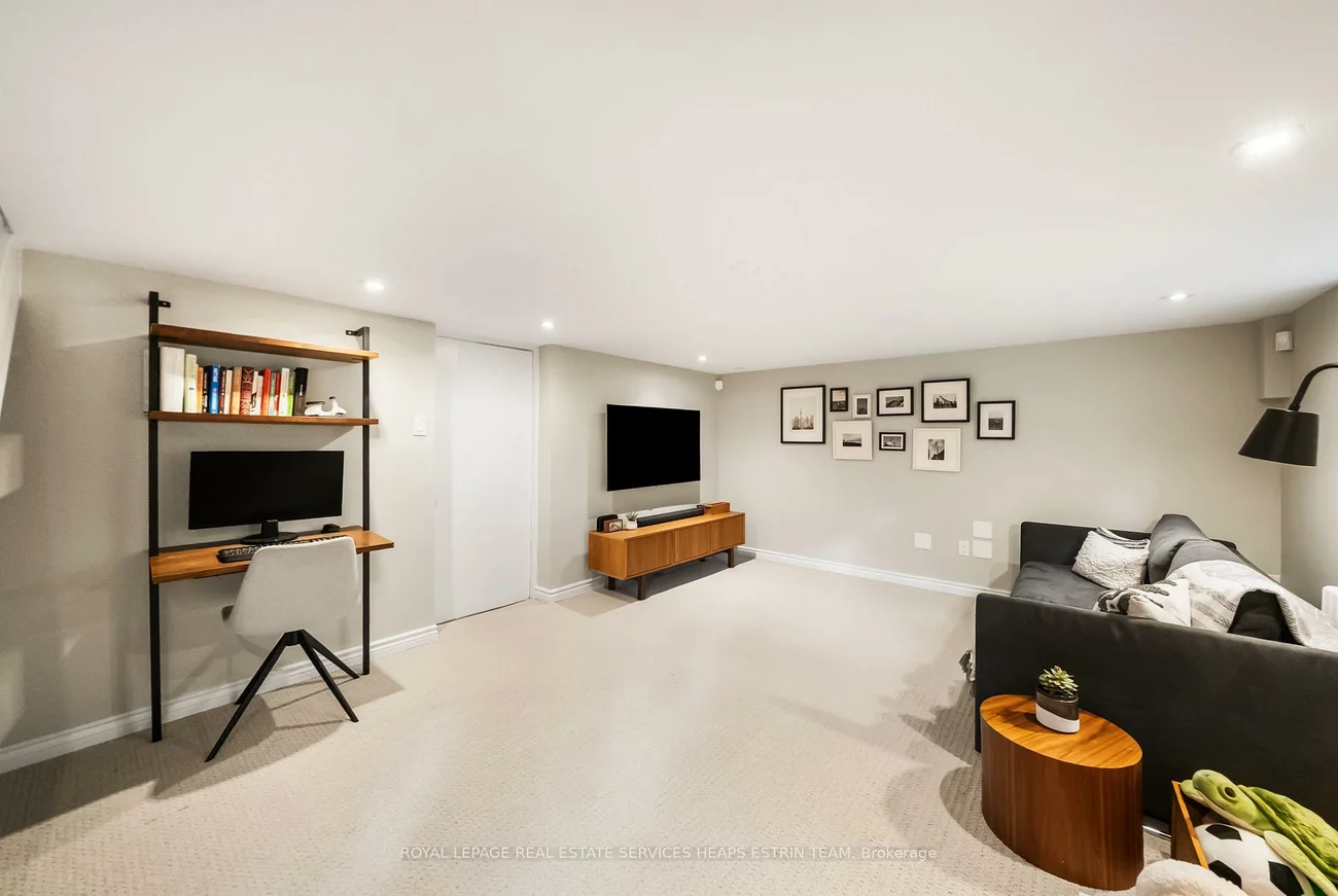 292, Broadway, Mount Pleasant East, Toronto