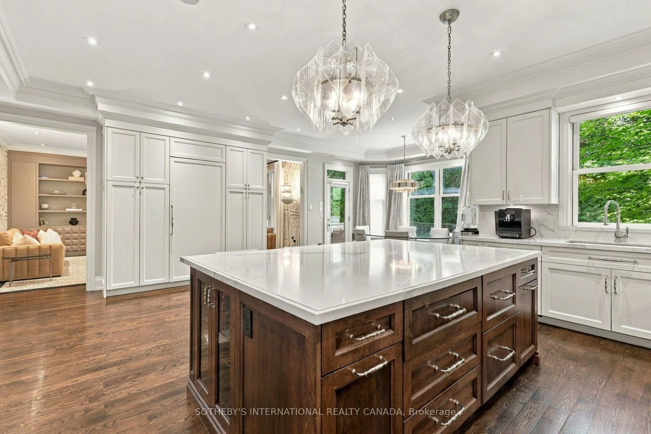 230, Hillhurst, Bedford Park-Nortown, Toronto