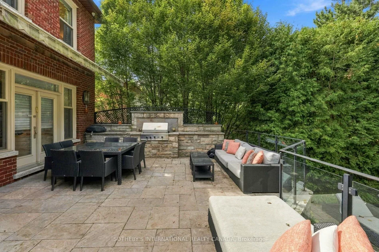 230, Hillhurst, Bedford Park-Nortown, Toronto