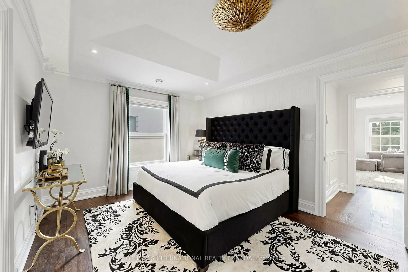 230, Hillhurst, Bedford Park-Nortown, Toronto