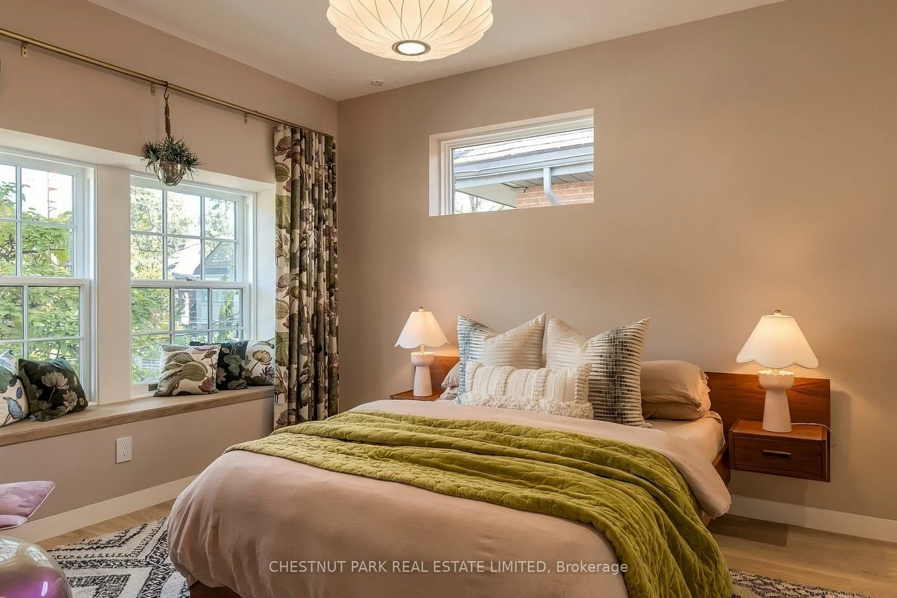 149, Roxborough, Rosedale-Moore Park, Toronto