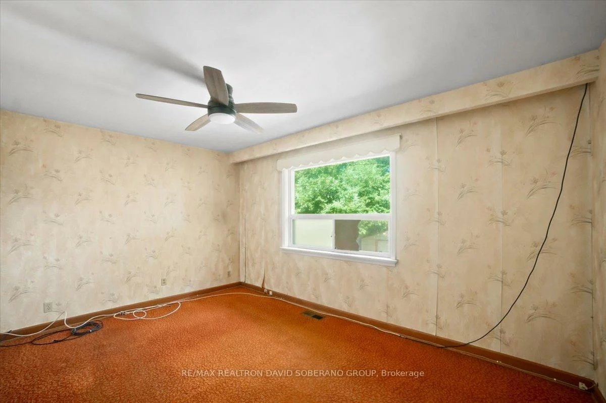 44, Kennard, Bathurst Manor, Toronto