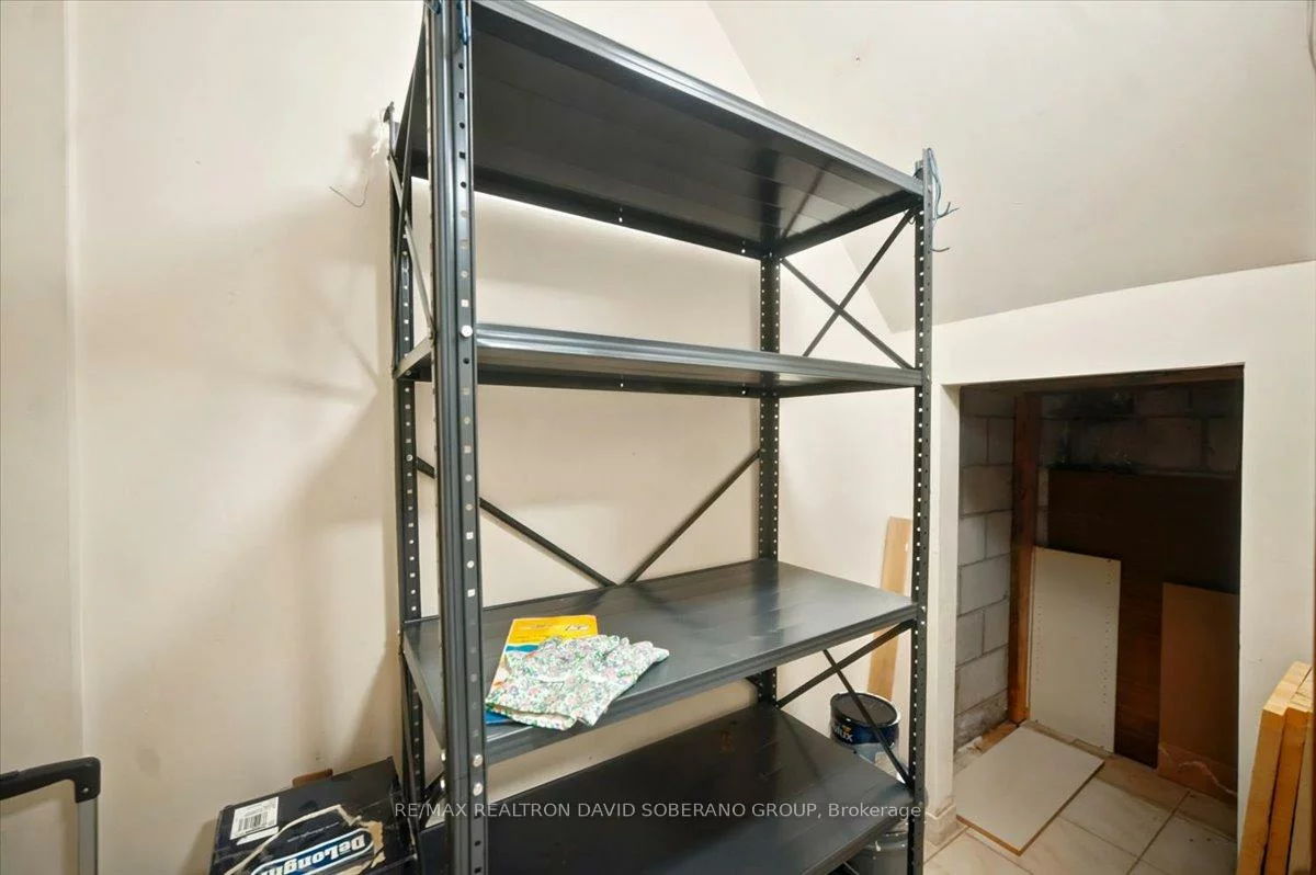 44, Kennard, Bathurst Manor, Toronto