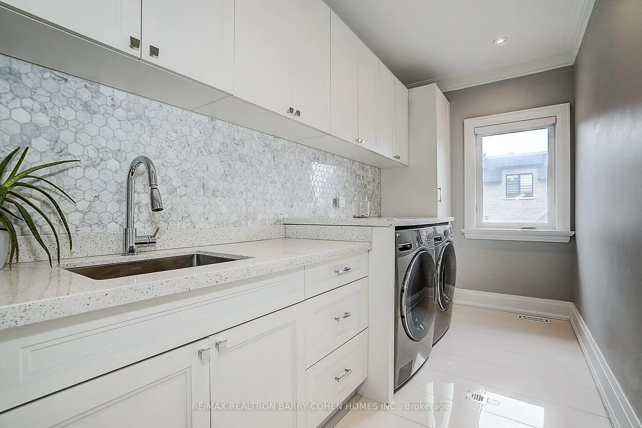 21, Yorkview, Willowdale West, Toronto
