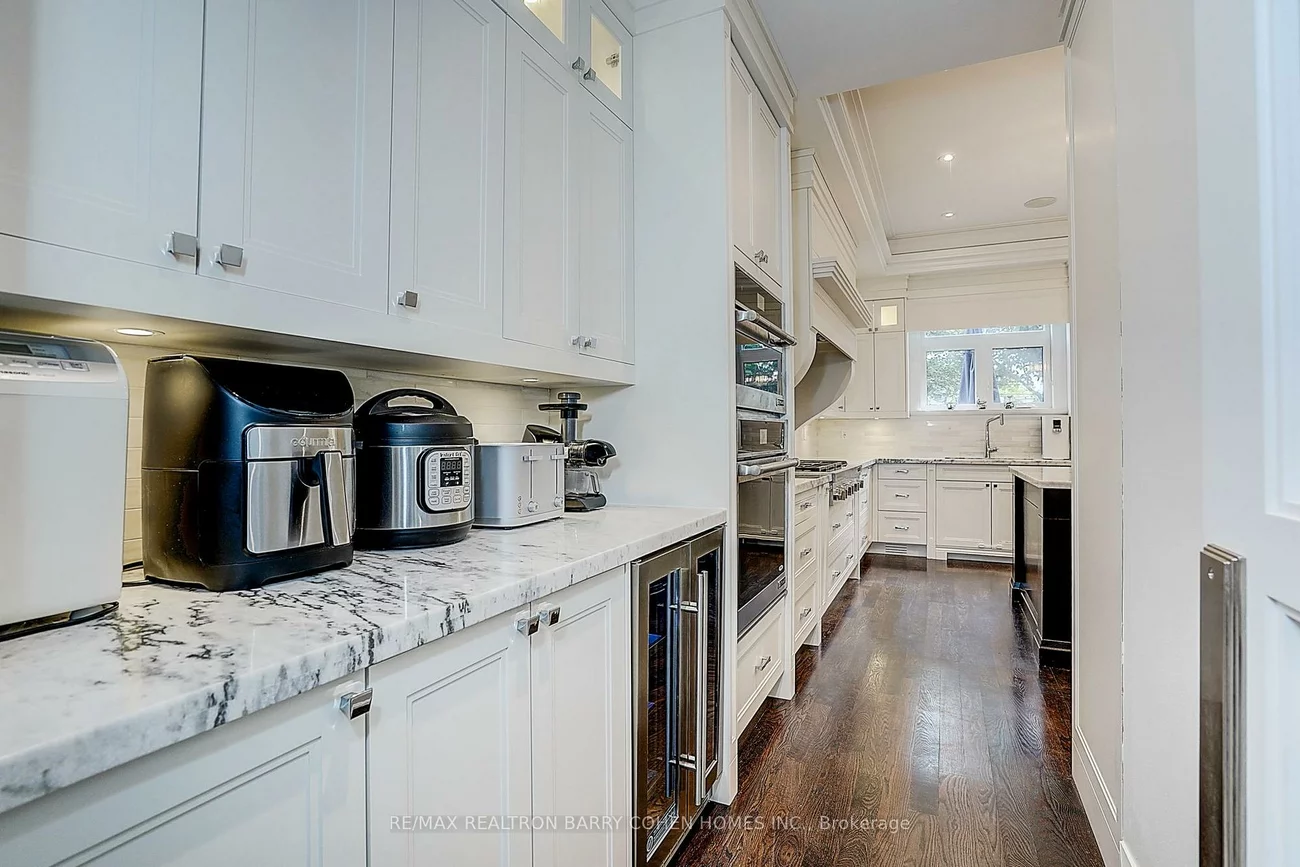 21, Yorkview, Willowdale West, Toronto