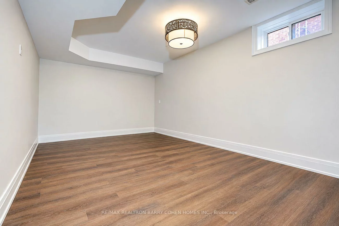 21, Yorkview, Willowdale West, Toronto
