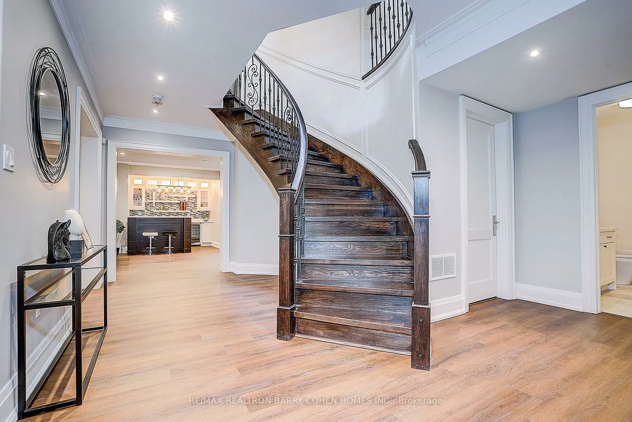 21, Yorkview, Willowdale West, Toronto