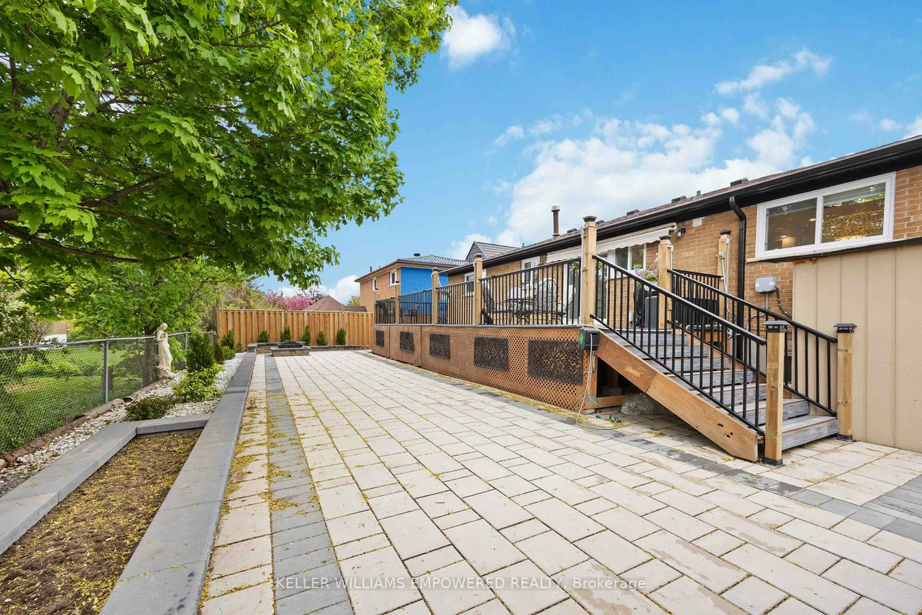 112, Kingslake, Don Valley Village, Toronto