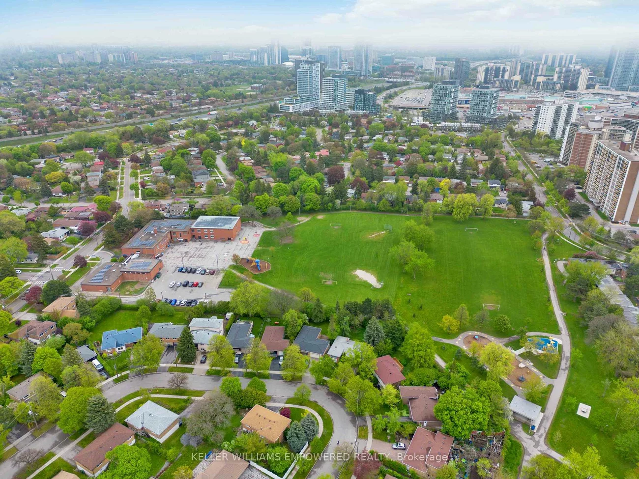 112, Kingslake, Don Valley Village, Toronto