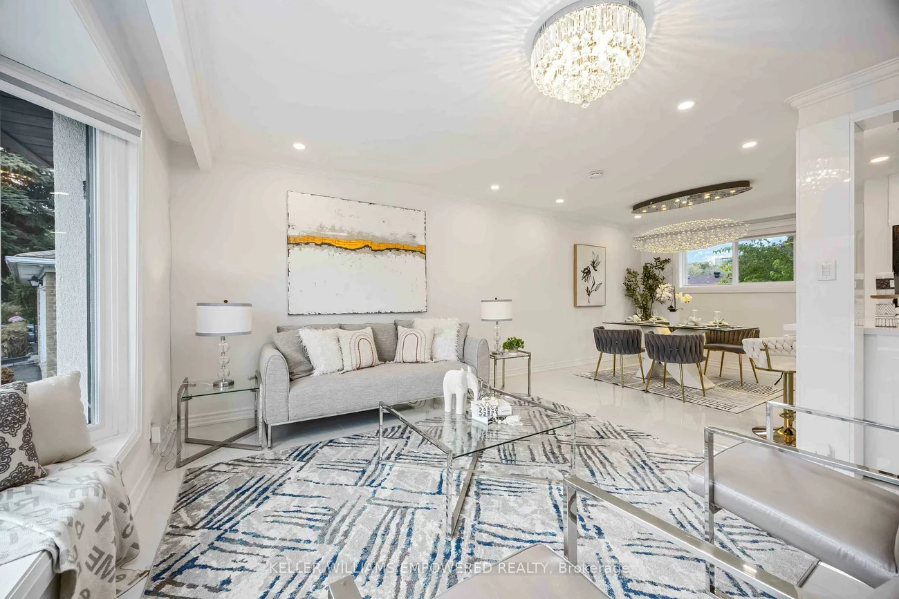 112, Kingslake, Don Valley Village, Toronto