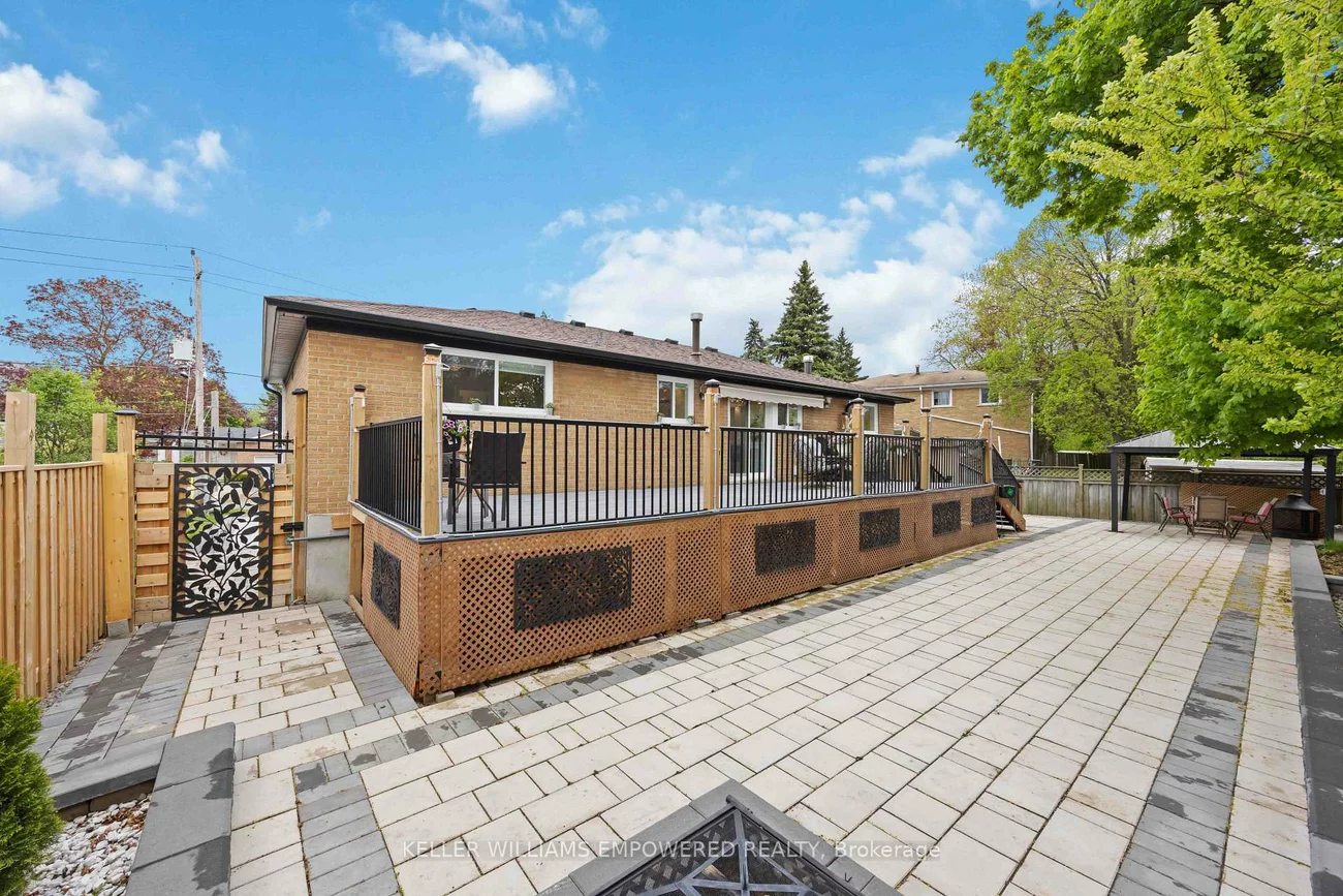 112, Kingslake, Don Valley Village, Toronto