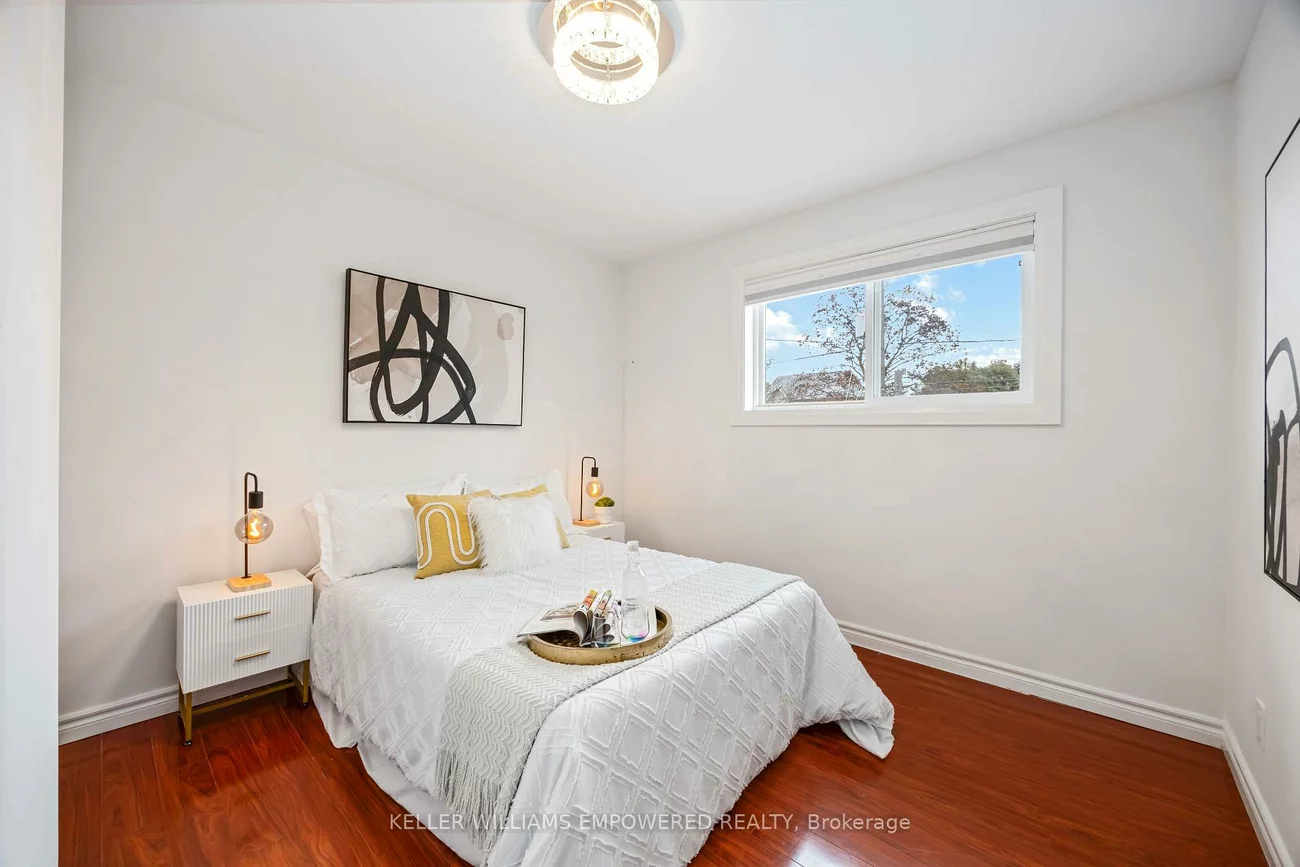 112, Kingslake, Don Valley Village, Toronto