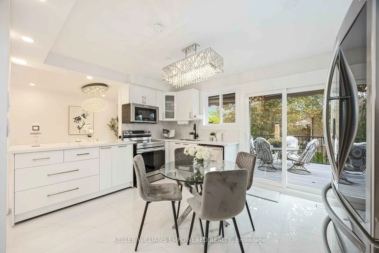 112, Kingslake, Don Valley Village, Toronto