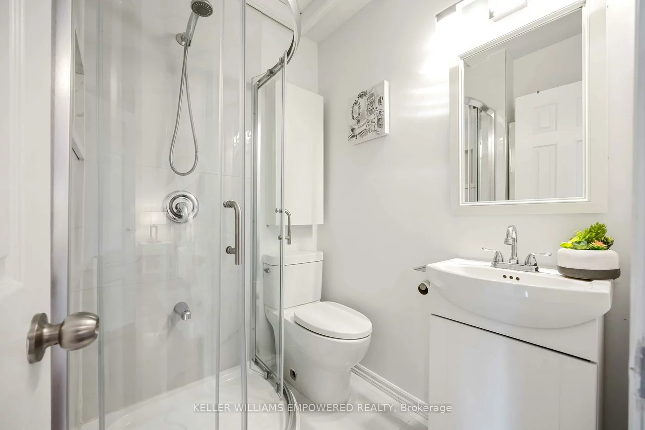 112, Kingslake, Don Valley Village, Toronto