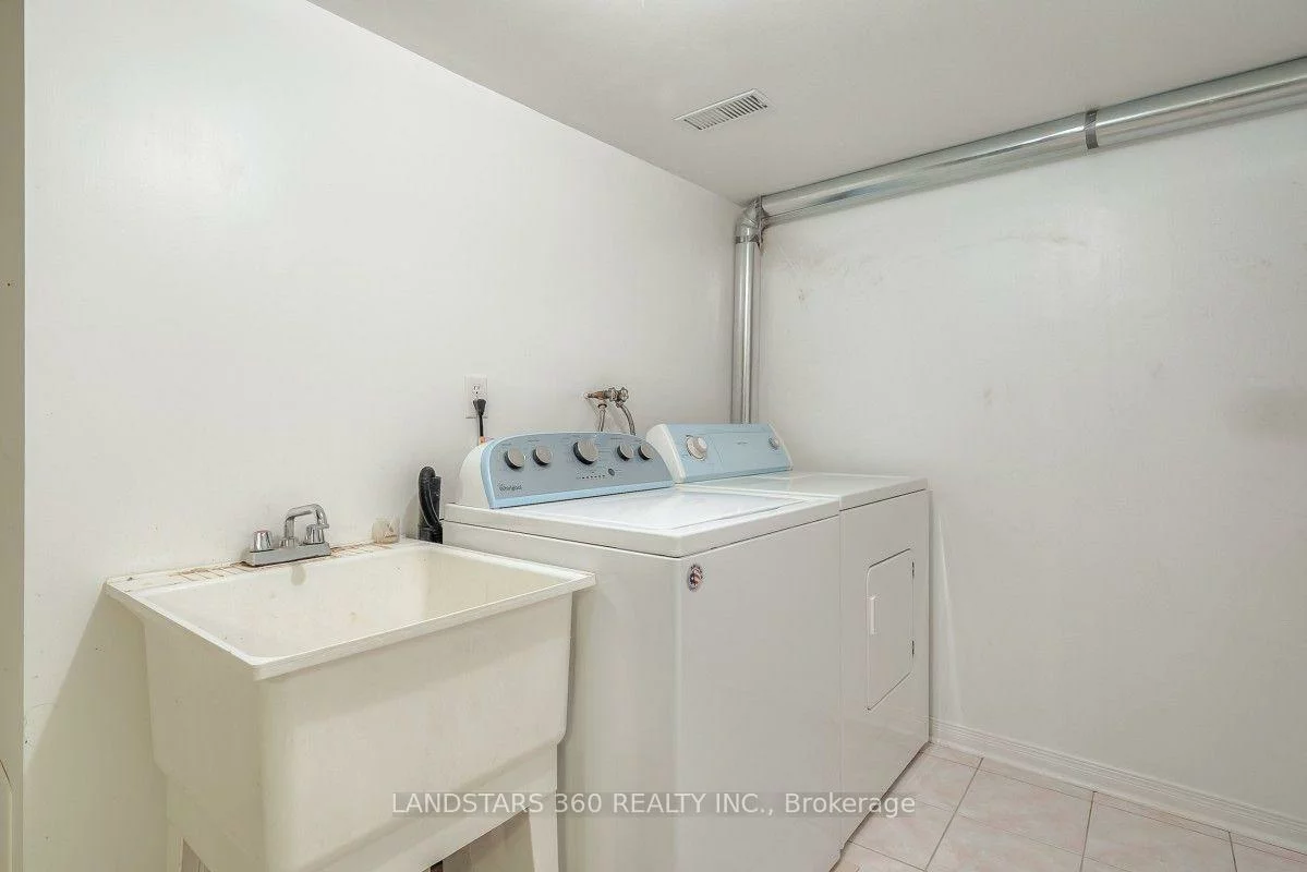 11, Wilket Creek, Flemingdon Park, Toronto