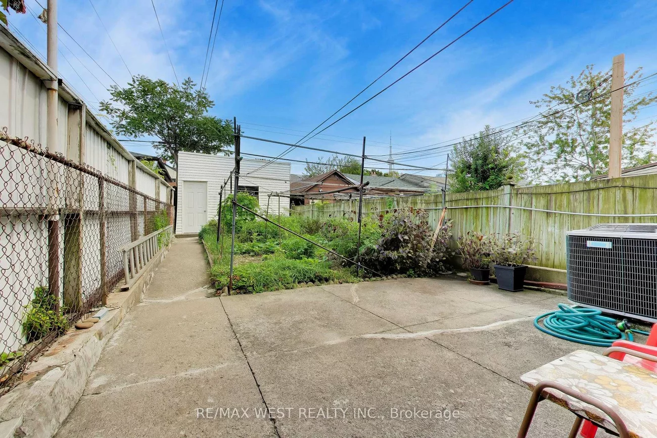 99, Euclid, Trinity-Bellwoods, Toronto