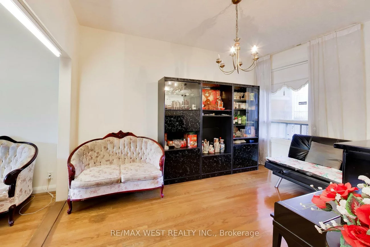 99, Euclid, Trinity-Bellwoods, Toronto