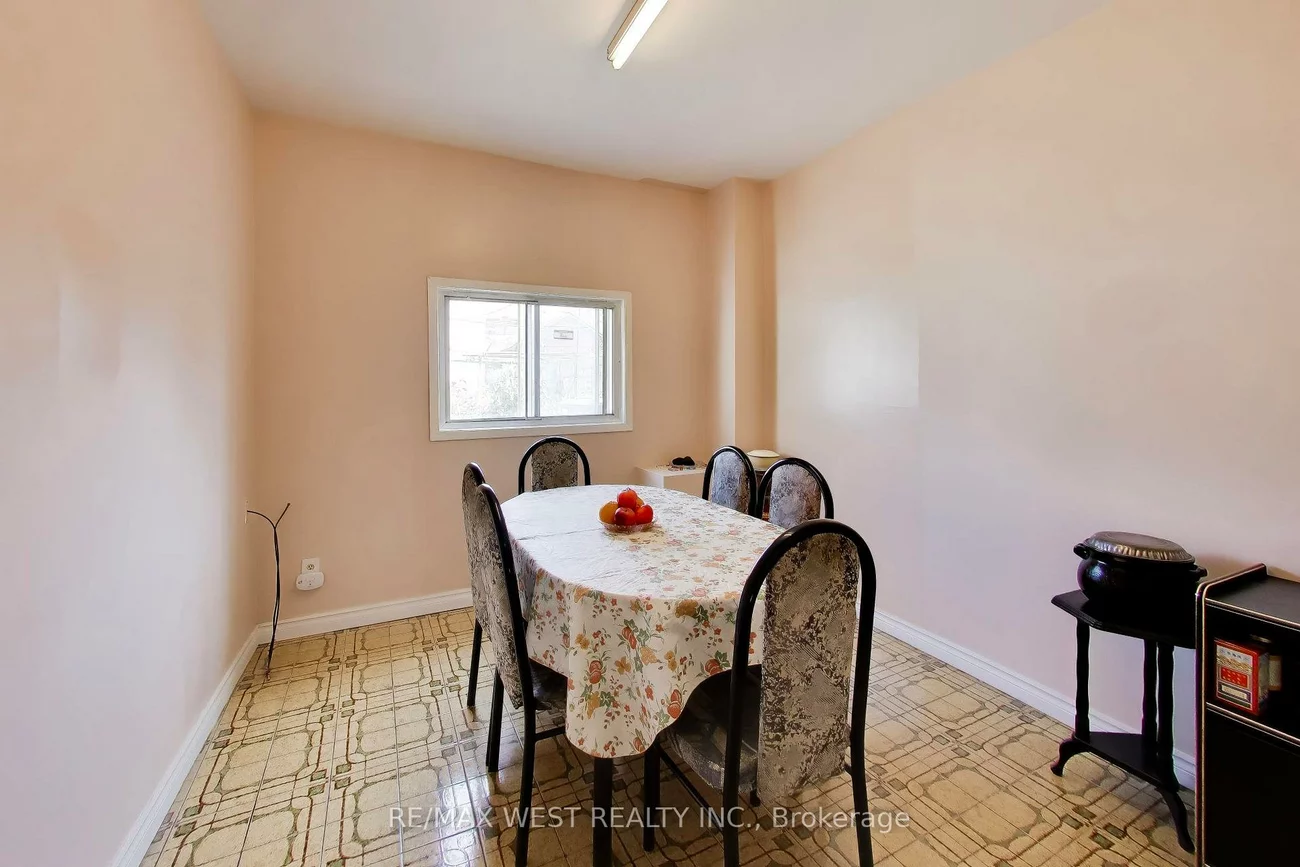 99, Euclid, Trinity-Bellwoods, Toronto