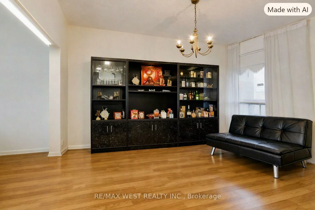 99, Euclid, Trinity-Bellwoods, Toronto