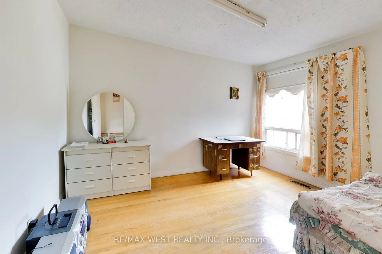 99, Euclid, Trinity-Bellwoods, Toronto