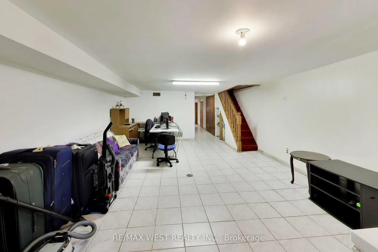 99, Euclid, Trinity-Bellwoods, Toronto
