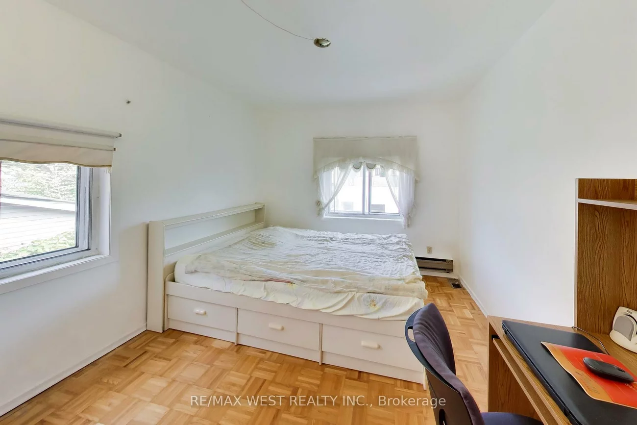 99, Euclid, Trinity-Bellwoods, Toronto