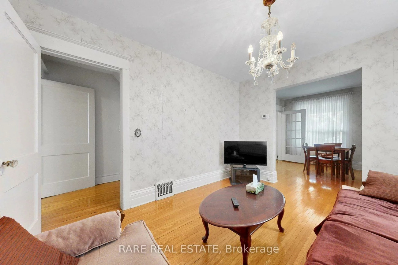 180, Atlas, Oakwood Village, Toronto