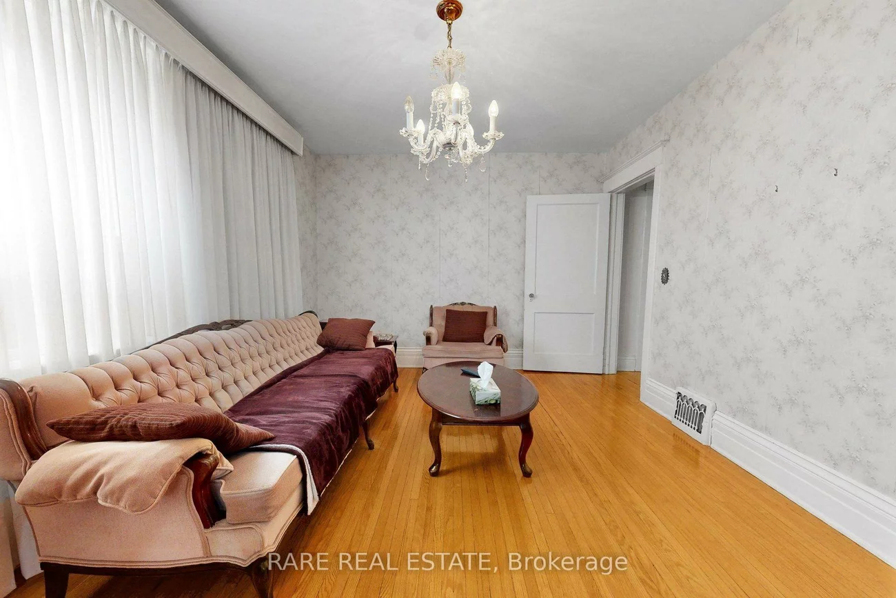 180, Atlas, Oakwood Village, Toronto