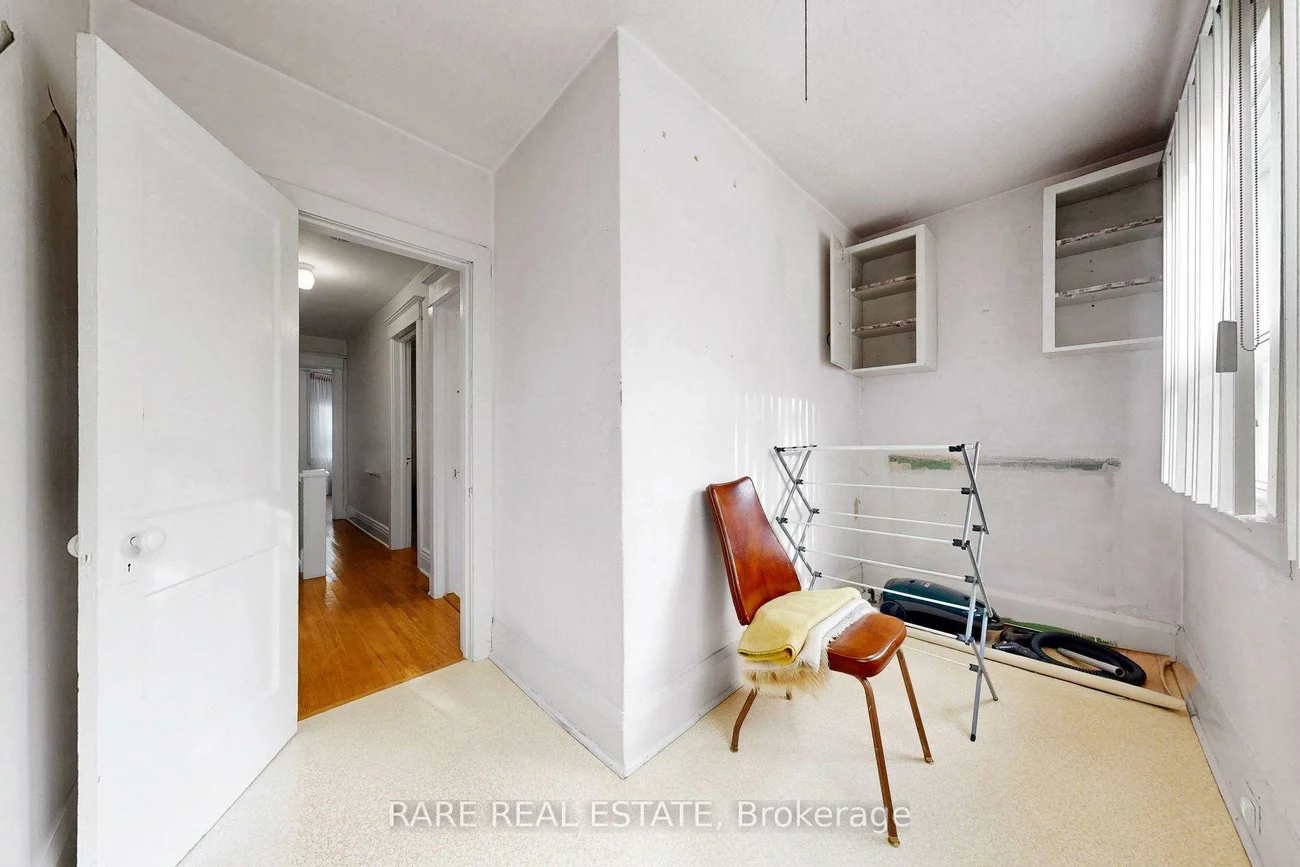 180, Atlas, Oakwood Village, Toronto