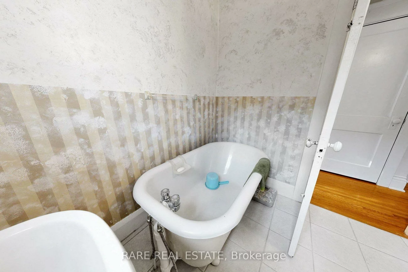 180, Atlas, Oakwood Village, Toronto