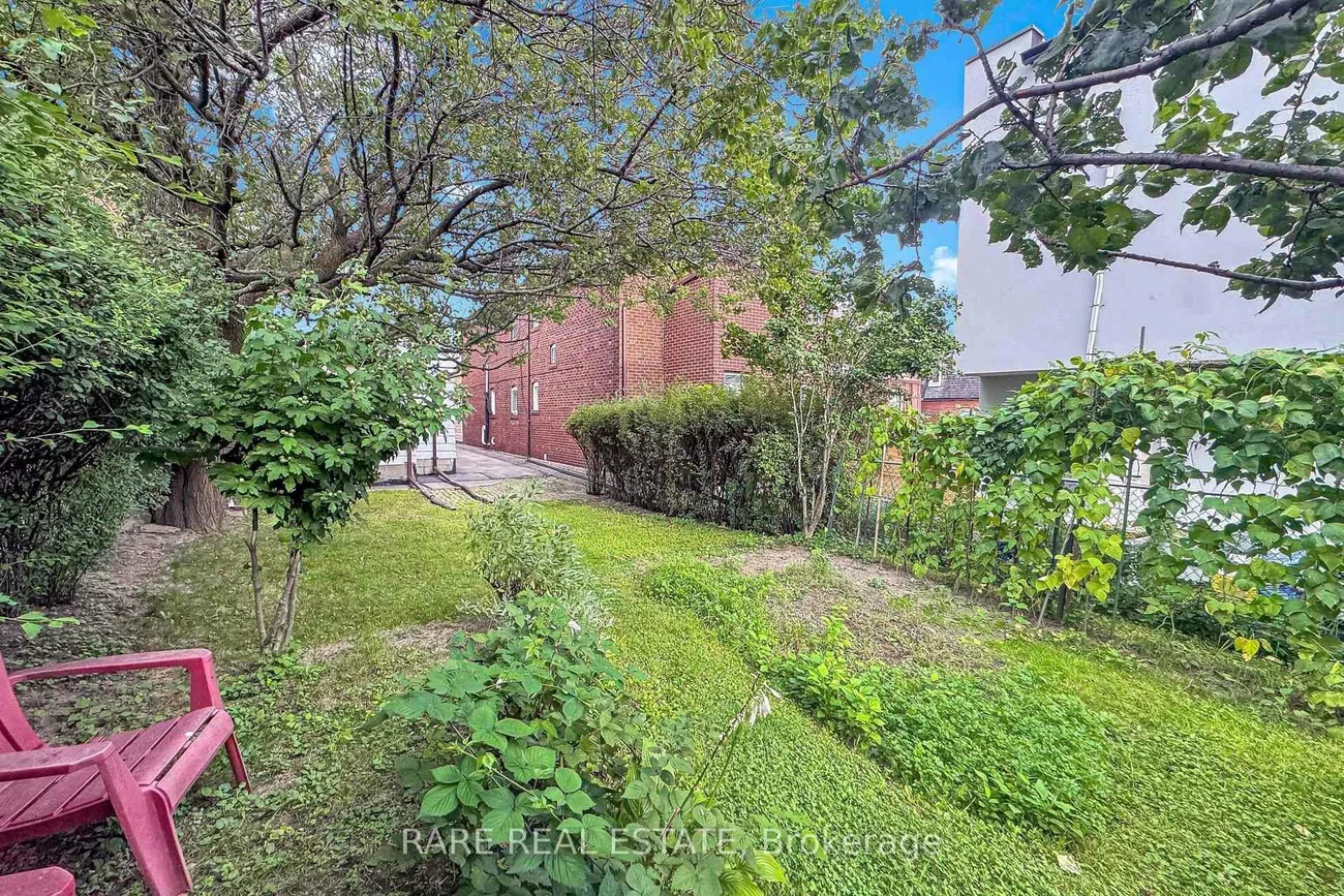 180, Atlas, Oakwood Village, Toronto