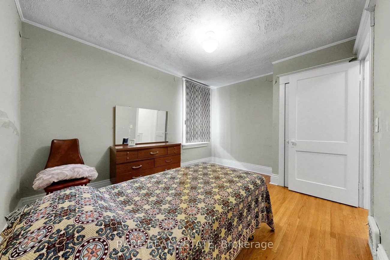 180, Atlas, Oakwood Village, Toronto