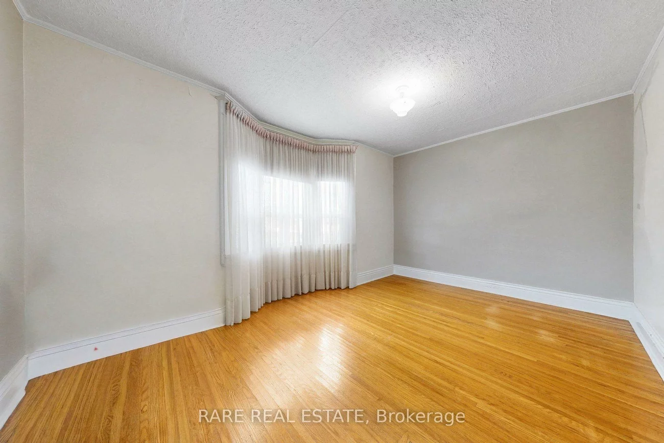 180, Atlas, Oakwood Village, Toronto